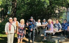 Wycieczka Senior&oacute;w "Rowerami i nie tylko" do Zajączkowa 5