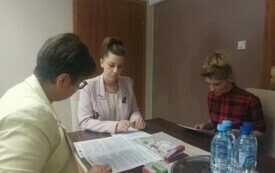 Podpisanie umowy na usługi fryzjerskie 6