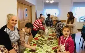 Pieczenie pierniczk&oacute;w z Seniorami (16)