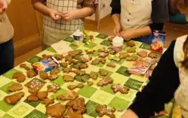 Pieczenie pierniczk&oacute;w z Seniorami (11)