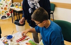Międzypokoleniowe warsztaty malarskie (8)