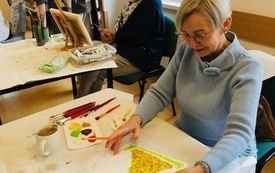 Międzypokoleniowe warsztaty malarskie (1)