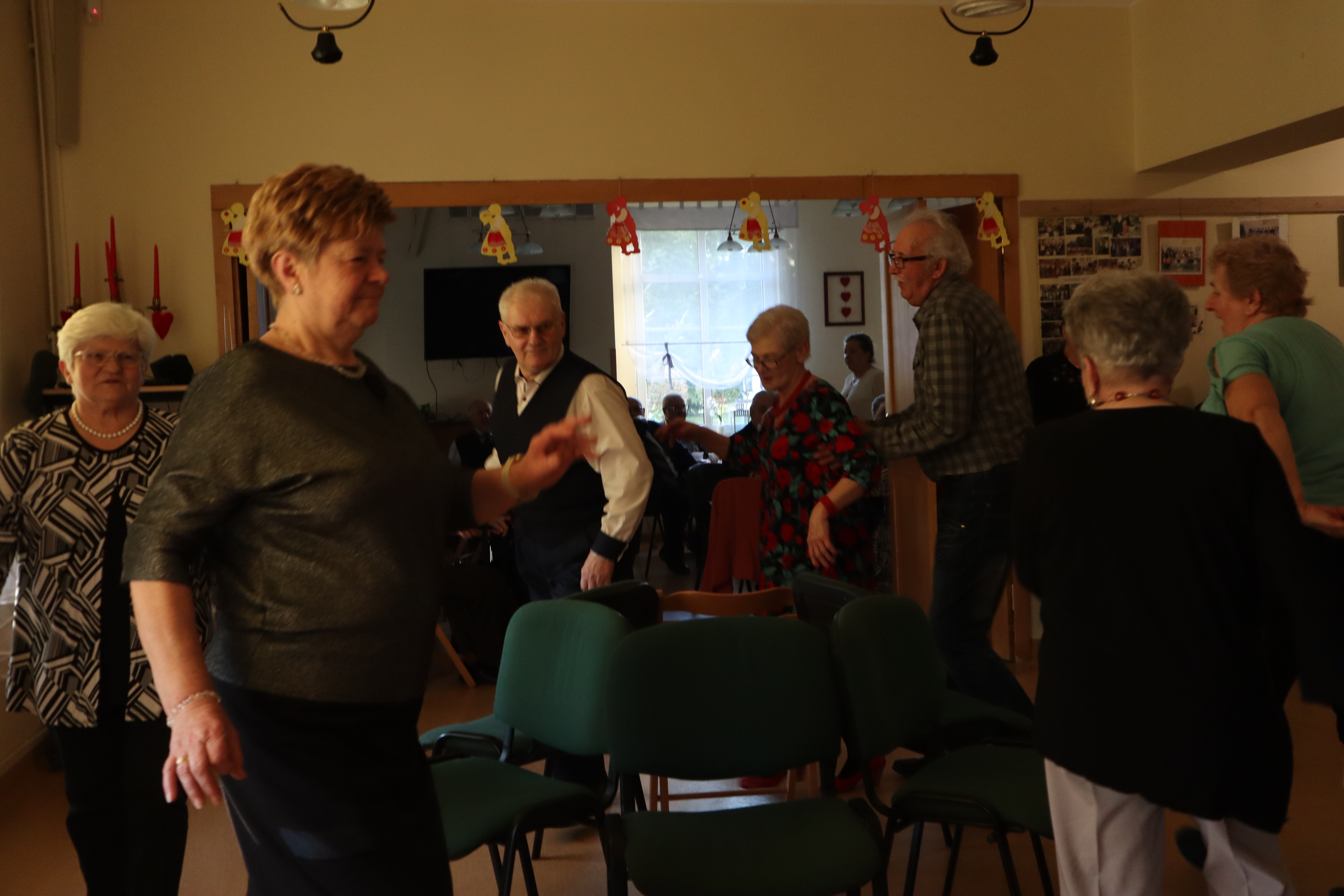 Seniorzy uczestniczący w&nbsp;Podkoziołku DDS