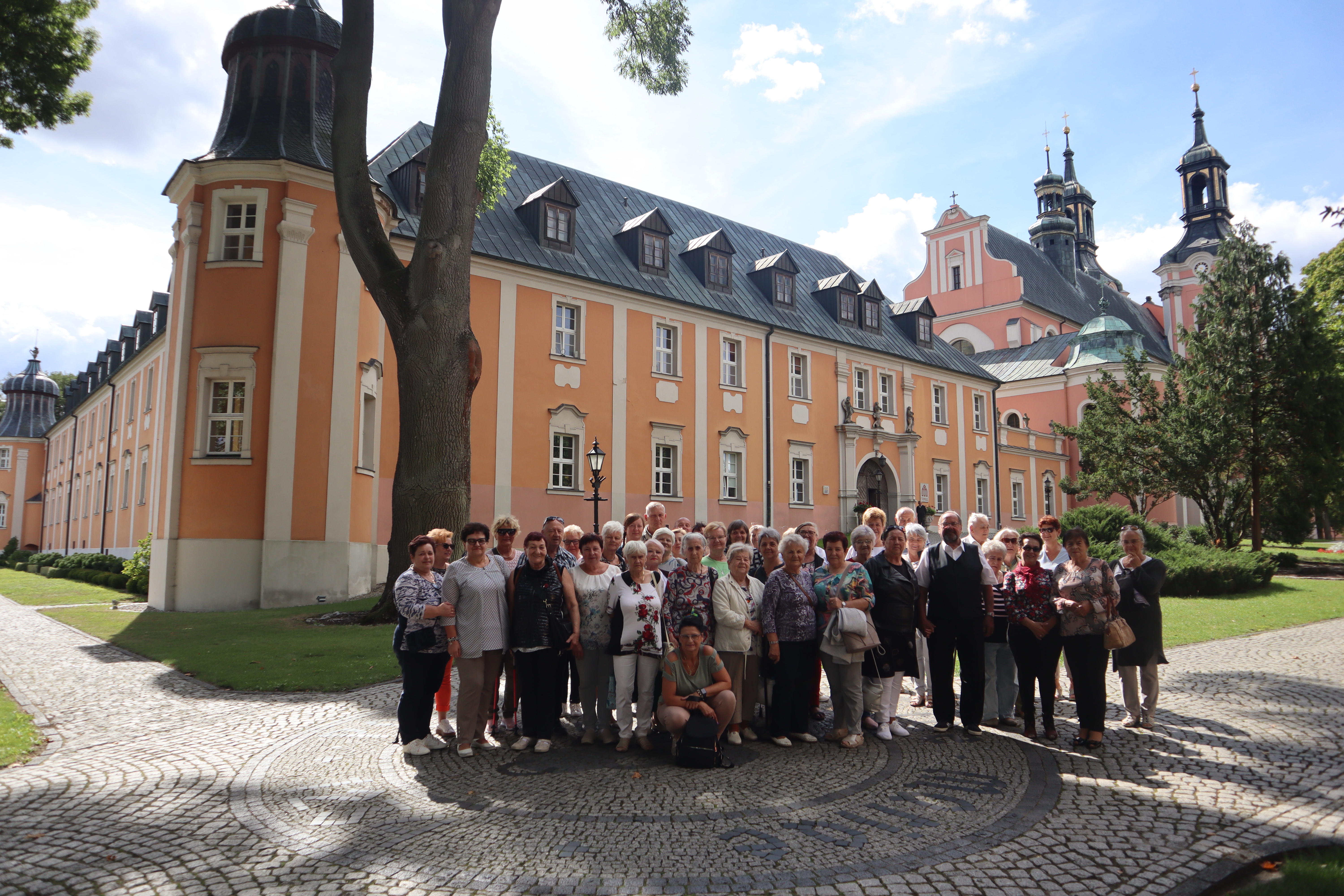 Seniorzy na&nbsp;szlaku pielgrzymkowym