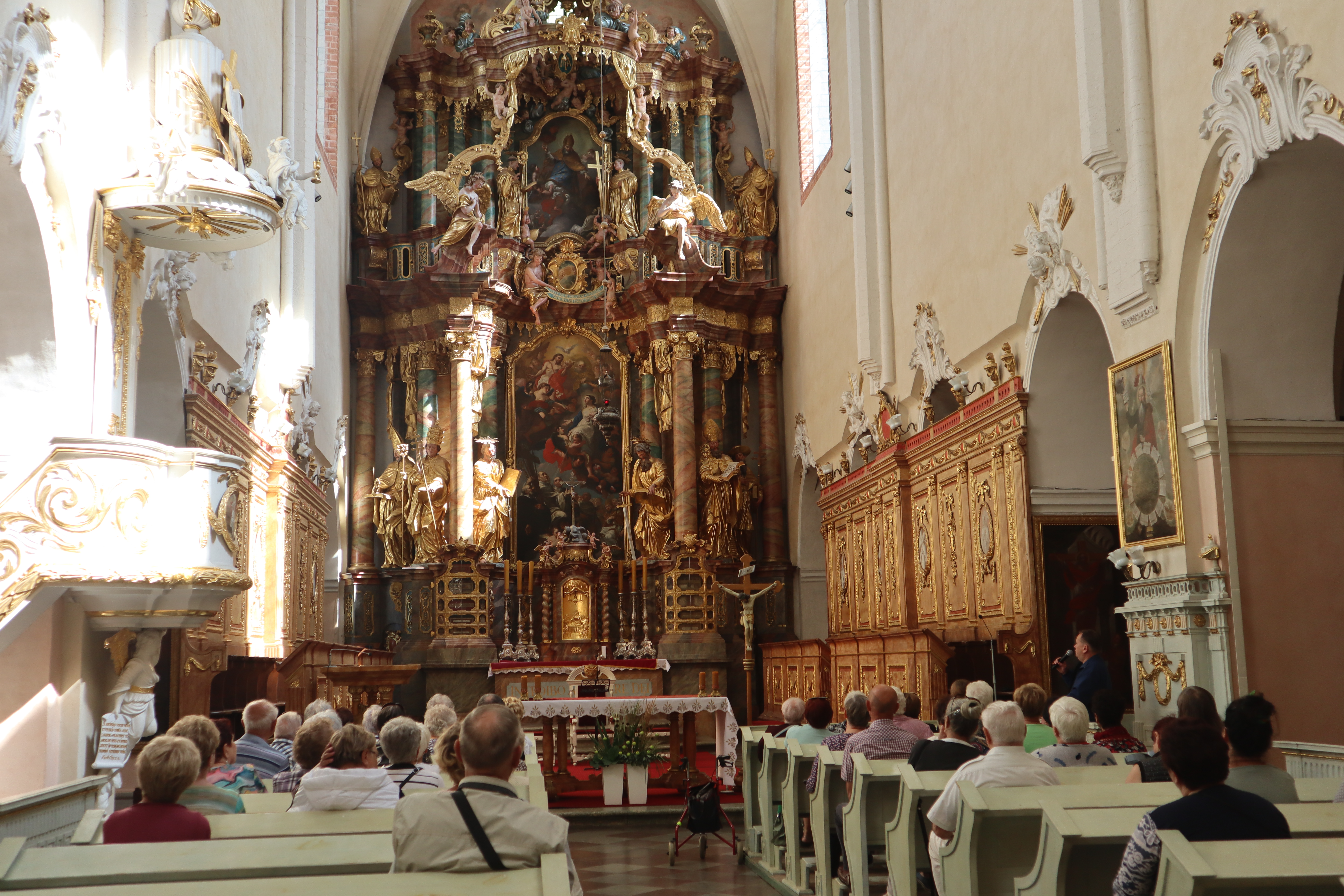 Seniorzy na&nbsp;szlaku pielgrzymkowym