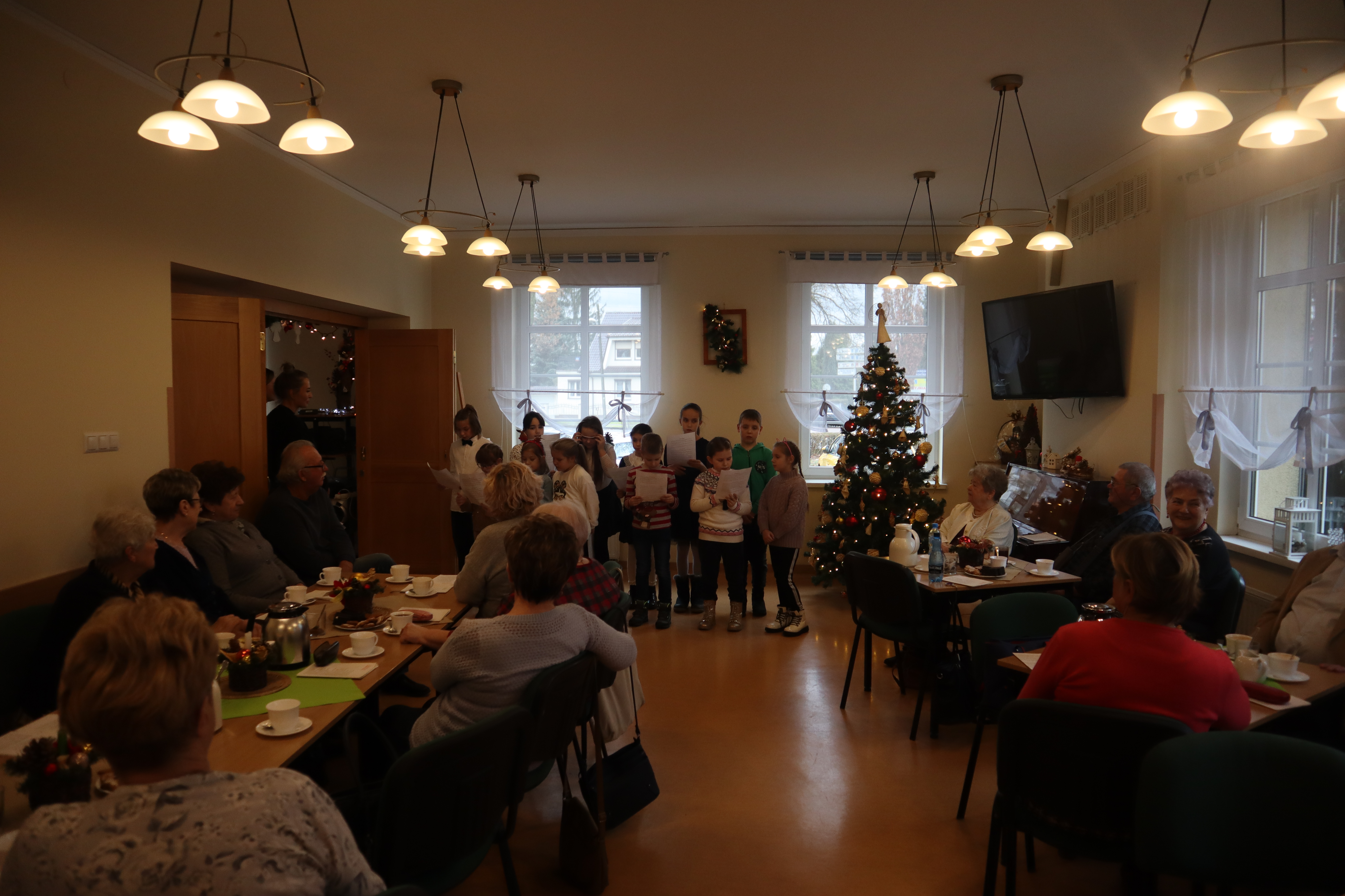 Kolędowanie dzieci w&nbsp;Domu Seniora