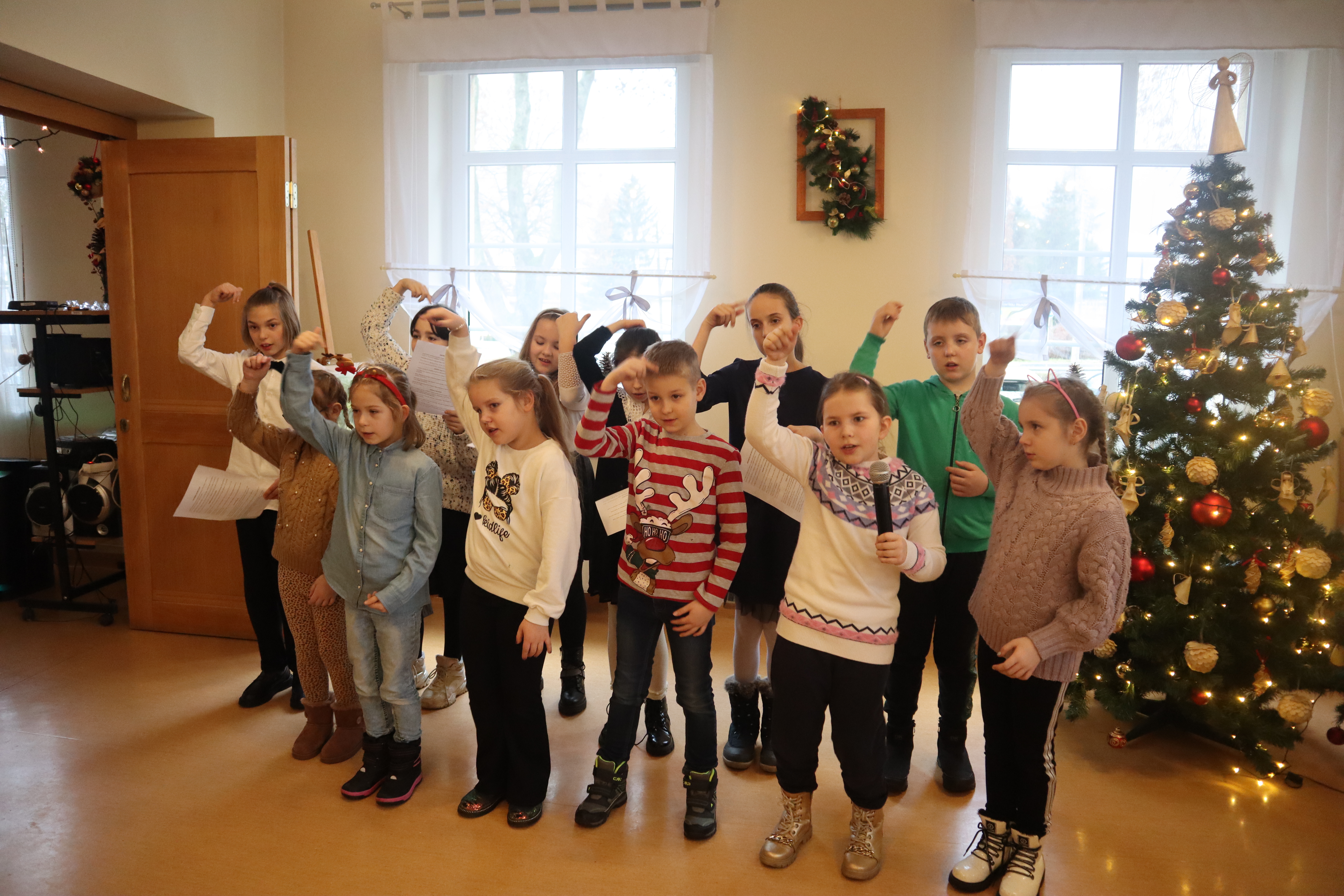 Kolędowanie dzieci w&nbsp;Domu Seniora